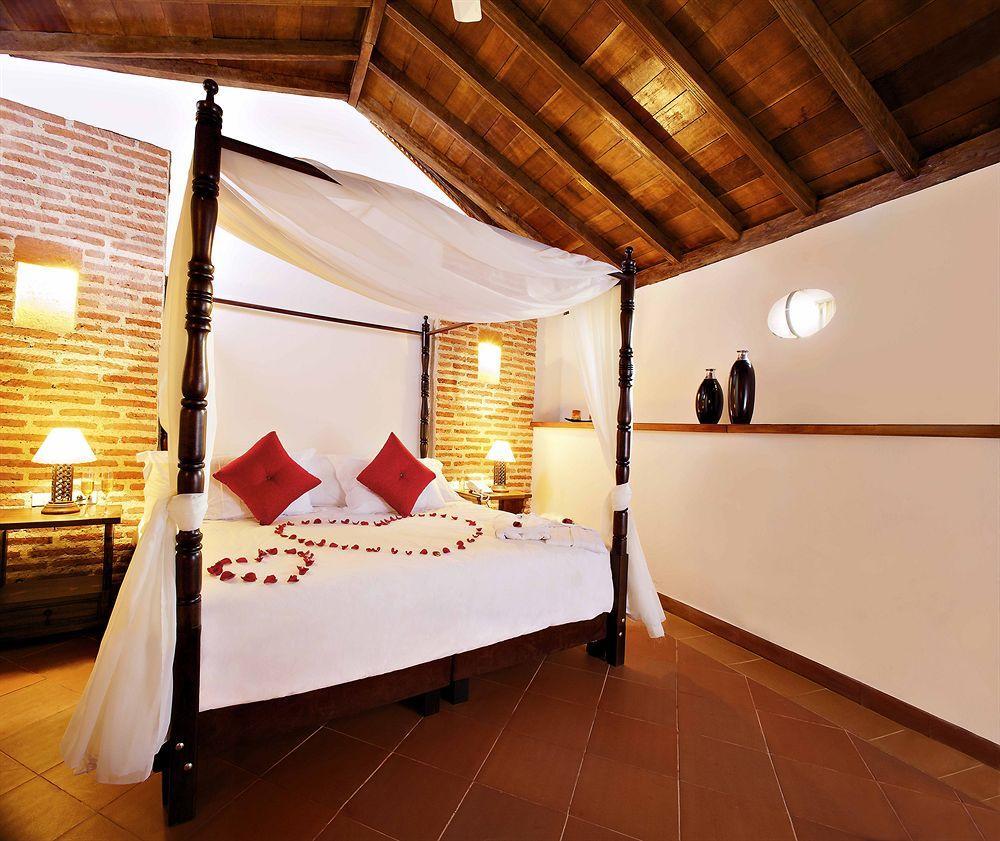 Hotel Boutique Las Carretas Cartagena Exterior photo